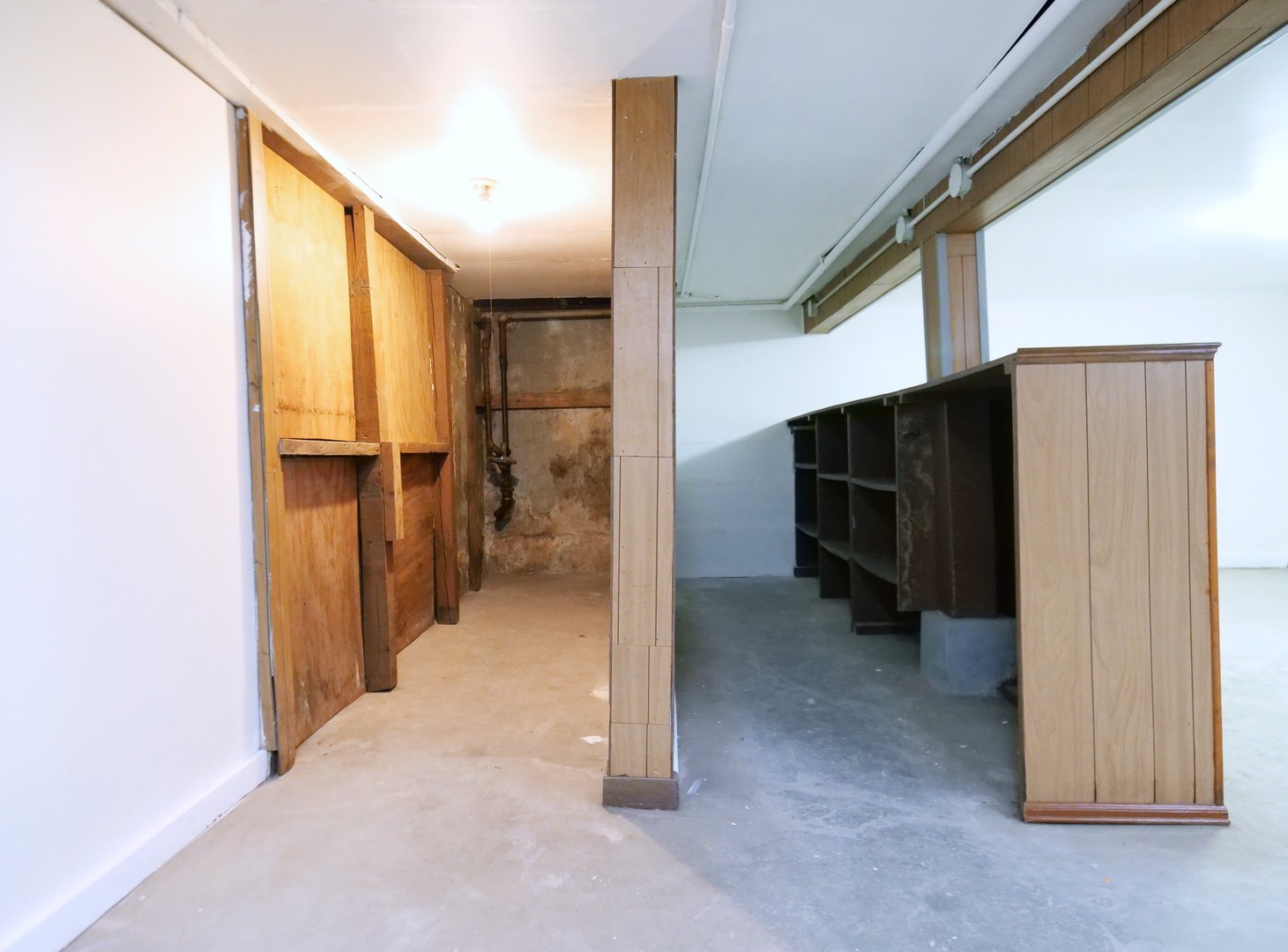 4556 South Justine Street Chicago, IL 60609 - Photo 45 of 50 a view of entryway with stairs