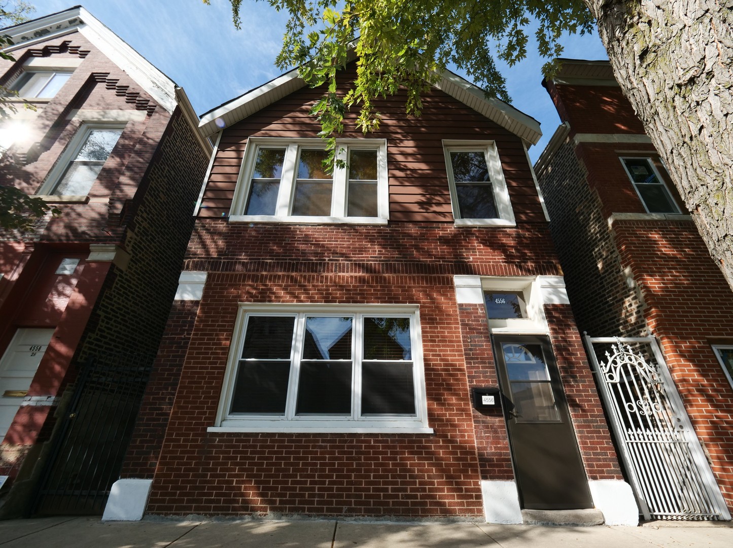 4556 South Justine Street Chicago, IL 60609 - Photo 10 of 50 front view of a house