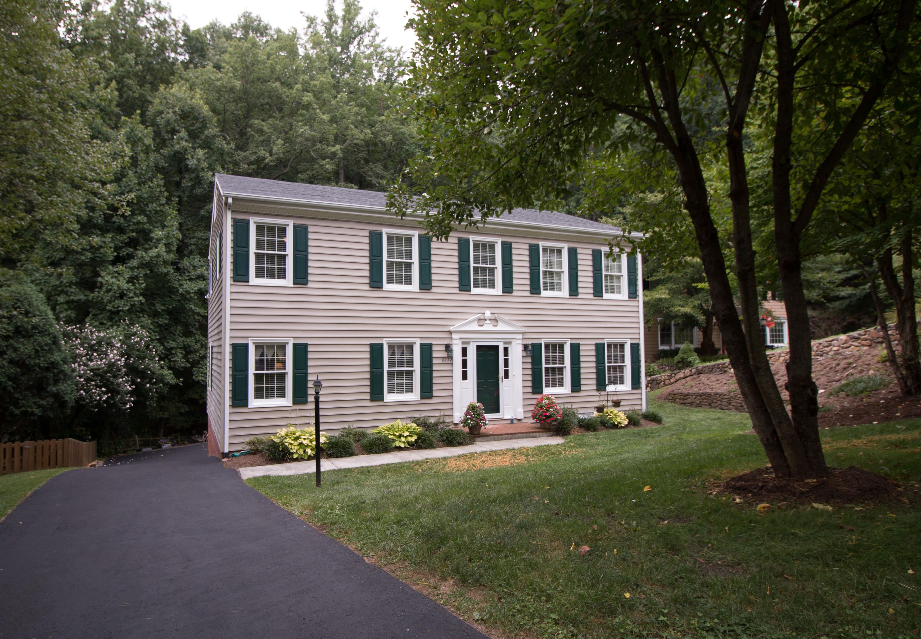 6172 Burnham Road Roanoke, VA 24018 - Photo 2 of 37 IMG_3101
