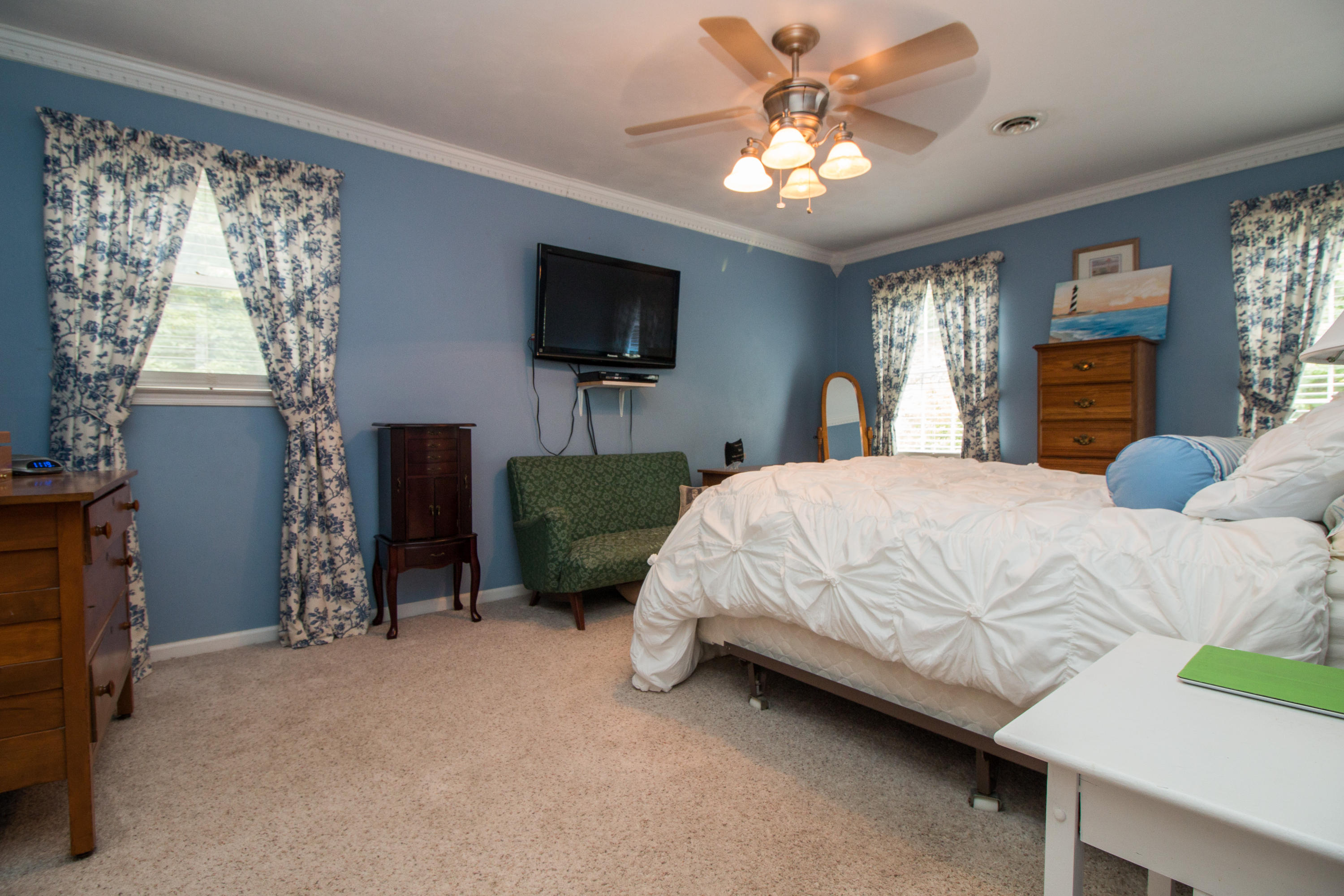 6172 Burnham Road Roanoke, VA 24018 - Photo 18 of 37 IMG_3077