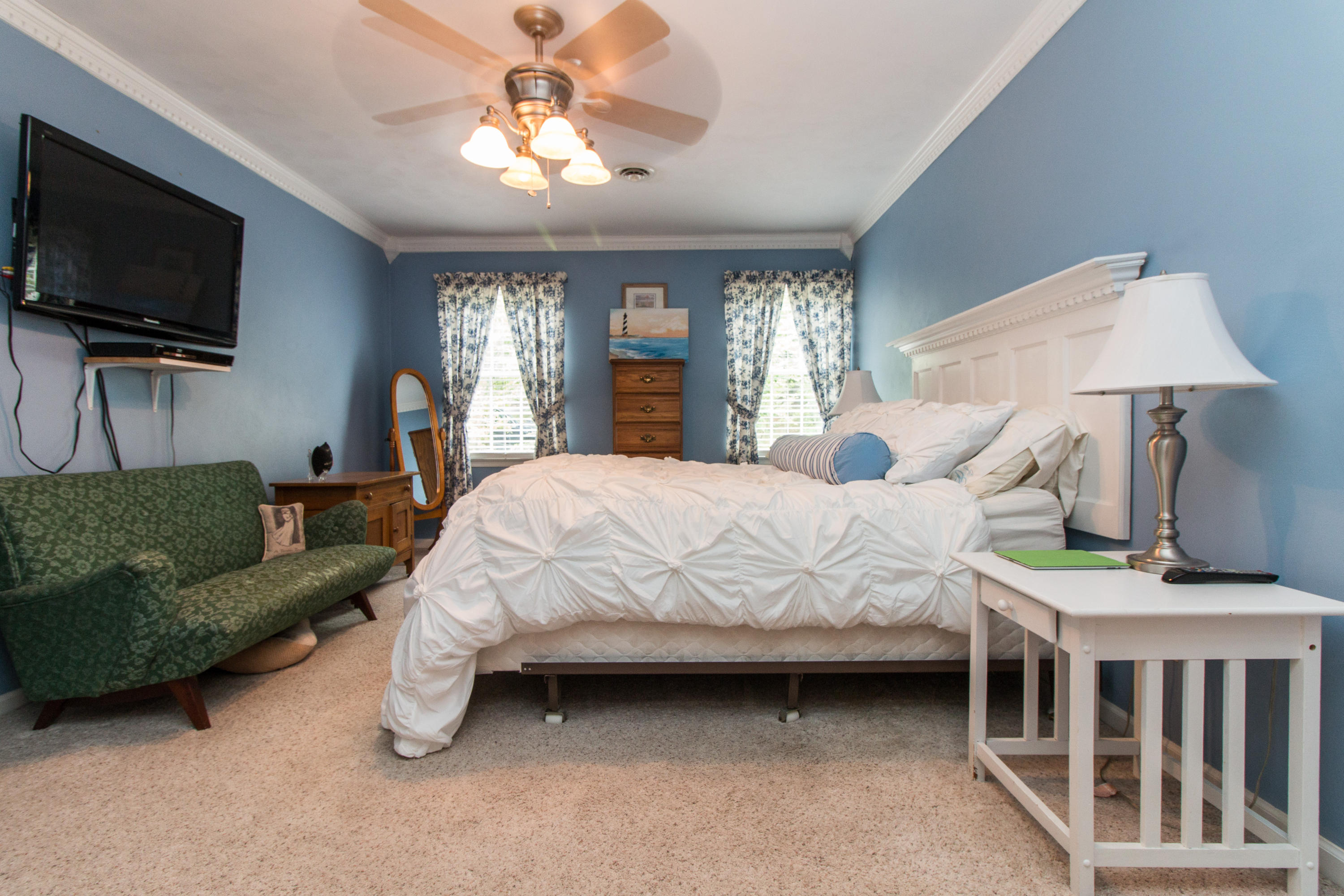 6172 Burnham Road Roanoke, VA 24018 - Photo 19 of 37 IMG_3078