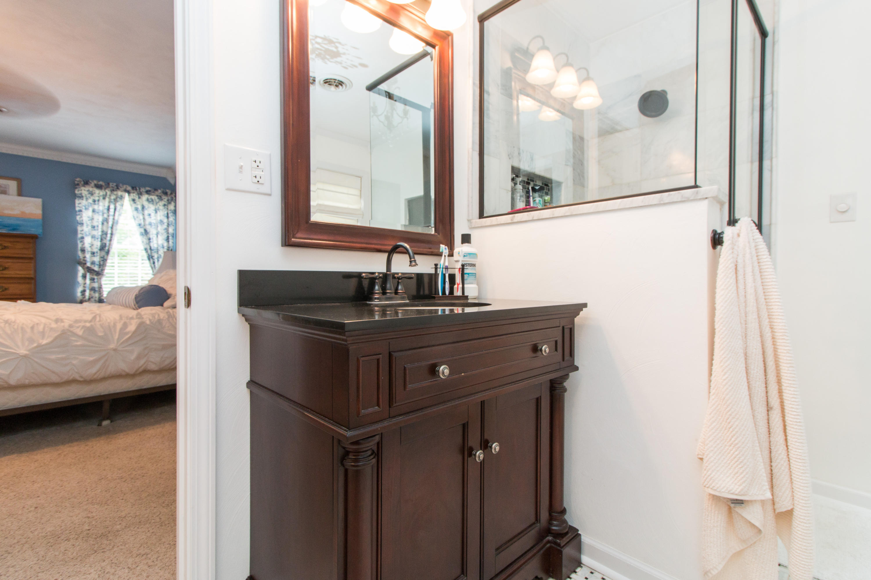 6172 Burnham Road Roanoke, VA 24018 - Photo 22 of 37 IMG_3083
