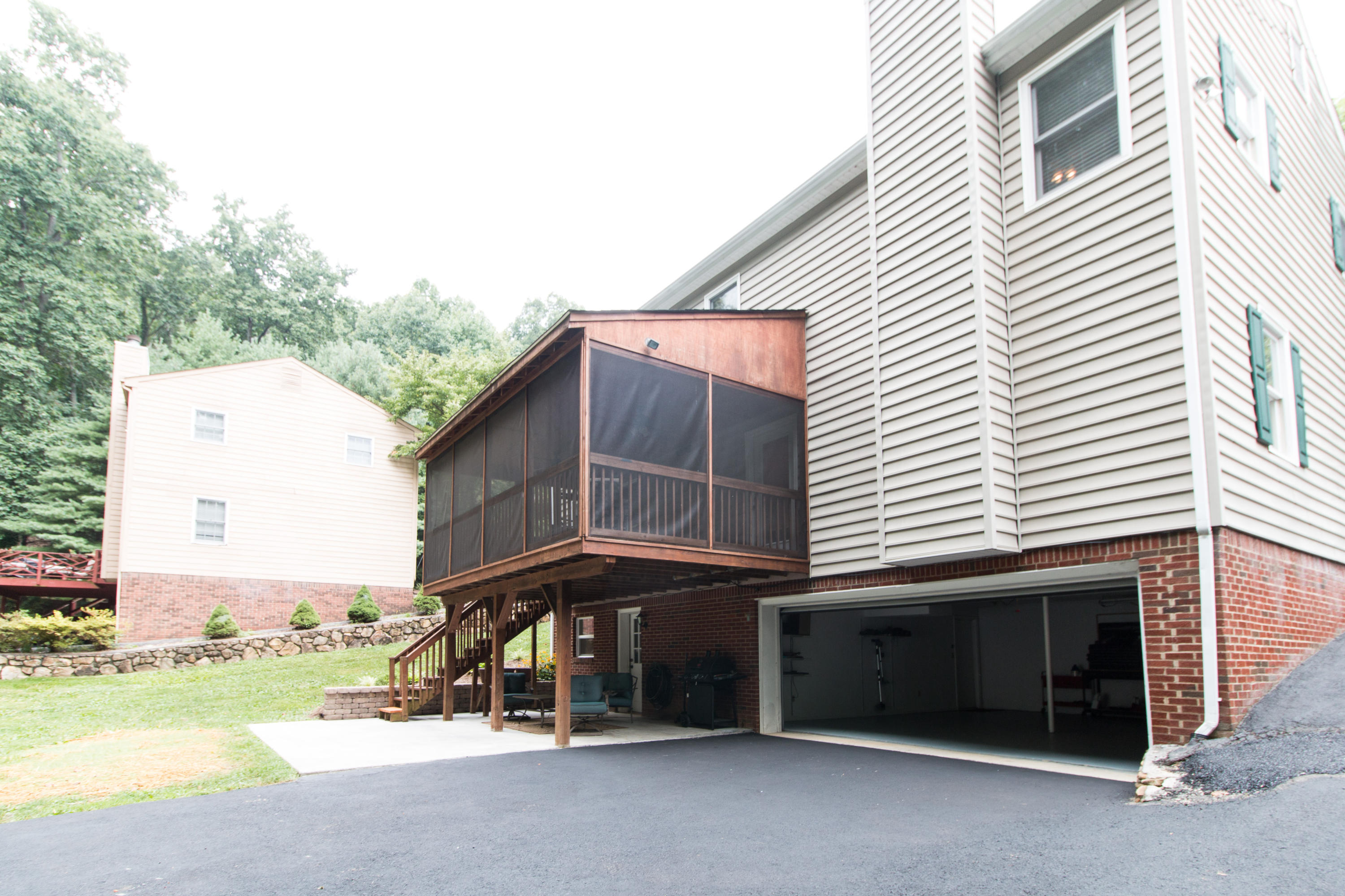 6172 Burnham Road Roanoke, VA 24018 - Photo 37 of 37 IMG_3100