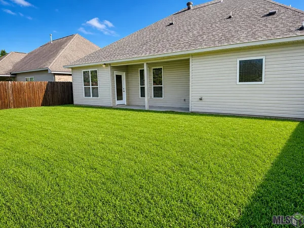$2,250 | 10028 Savannah Jane Lane, Baton Rouge, LA 70817