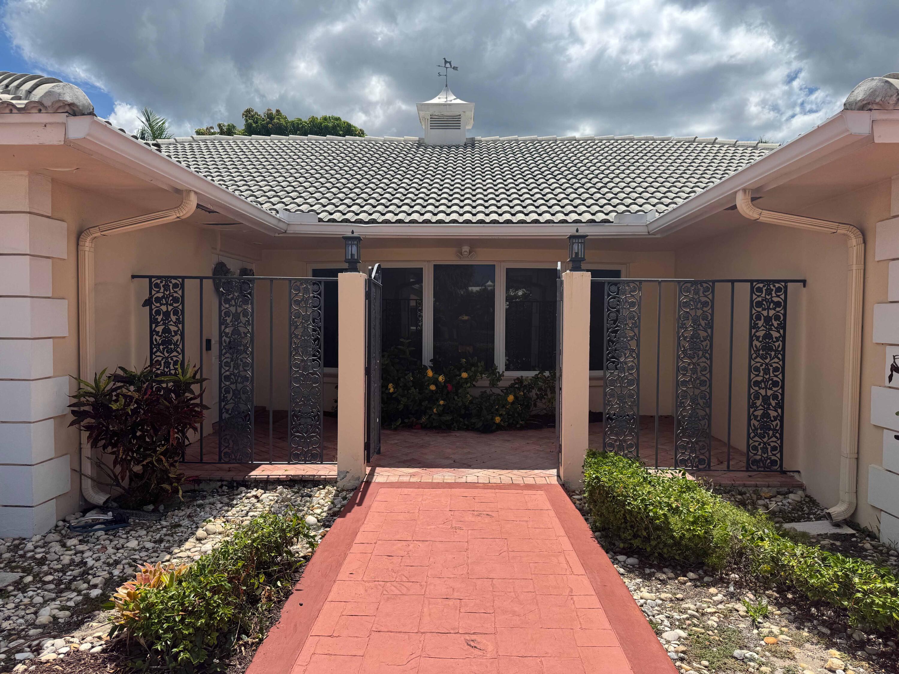 999 Pepperridge Terrace Boca Raton, FL 33486 - Photo 2 of 40 Entry