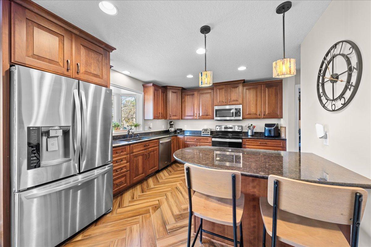 139 Ridge Way Mahtomedi, MN 55115 - Photo 9 of 30
