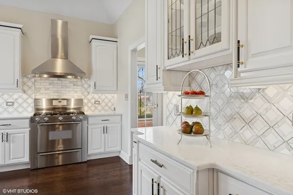 $1,799,999 | 522 North County Line Road, Hinsdale, IL 60521