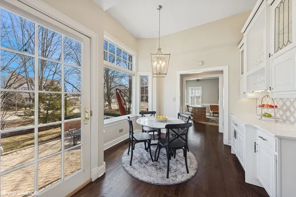 $1,799,999 | 522 North County Line Road, Hinsdale, IL 60521