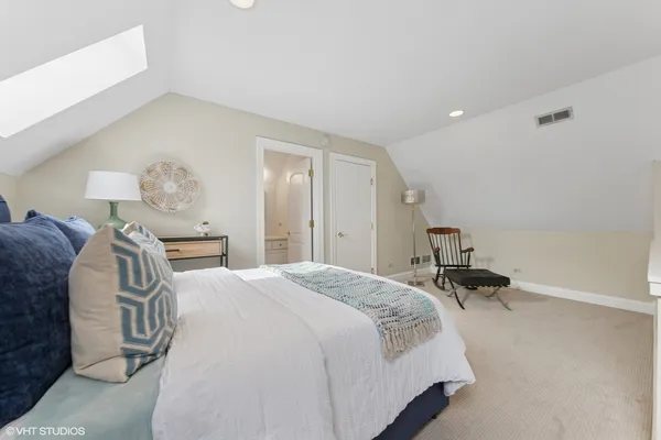 $1,799,999 | 522 North County Line Road, Hinsdale, IL 60521