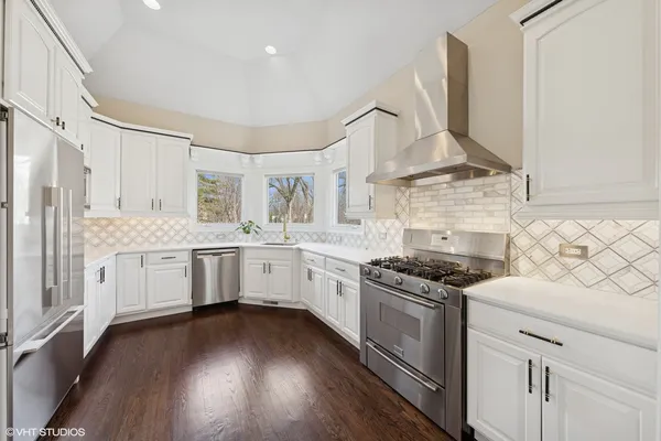 $1,799,999 | 522 North County Line Road, Hinsdale, IL 60521