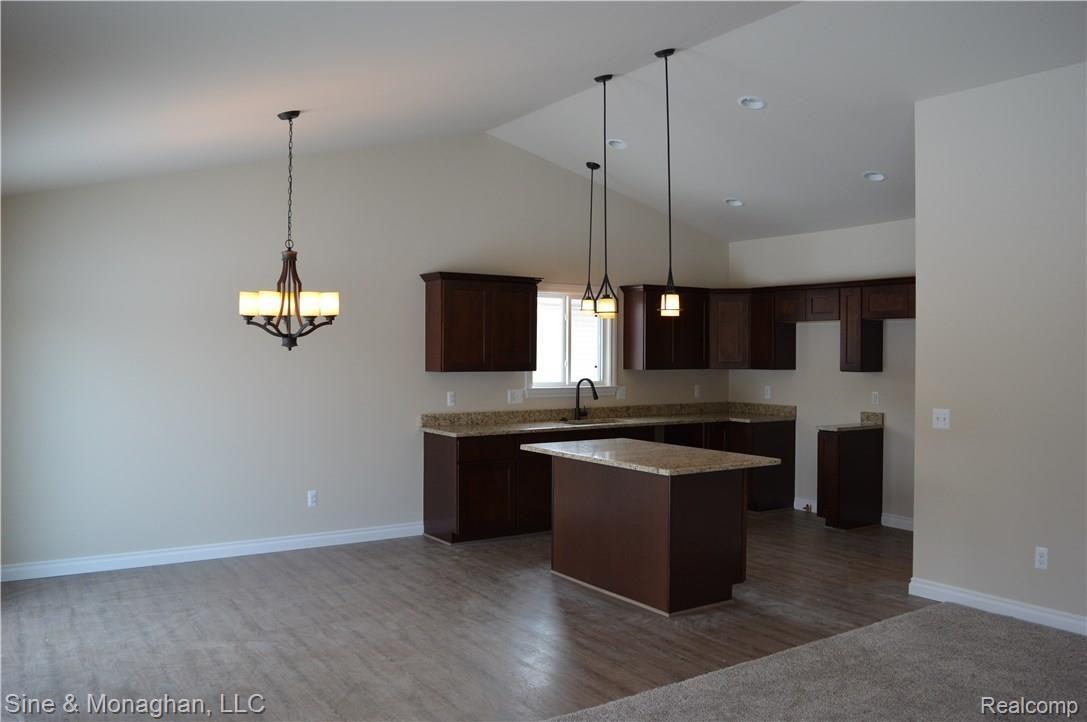 9525 Amy Road Algonac, MI 48001 - Photo 9 of 25 005.JPG