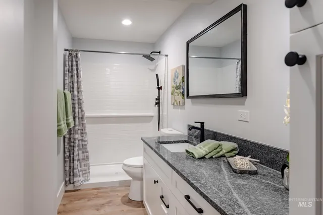 $880,000 | 3020 West Sales Yard Road, Emmett, ID 83617