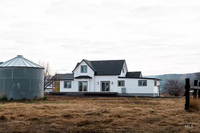 $880,000 | 3020 West Sales Yard Road, Emmett, ID 83617