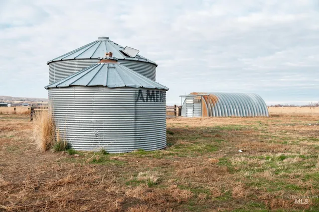 $880,000 | 3020 West Sales Yard Road, Emmett, ID 83617