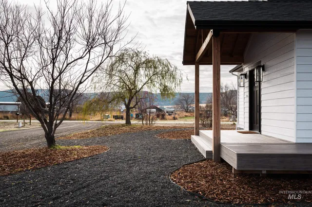 $880,000 | 3020 West Sales Yard Road, Emmett, ID 83617