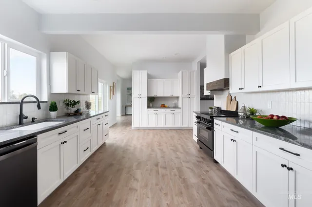 $880,000 | 3020 West Sales Yard Road, Emmett, ID 83617