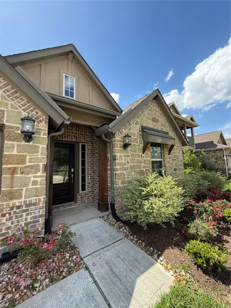 $2,050 | 1562 Ancient Oak Lane, Conroe, TX 77301