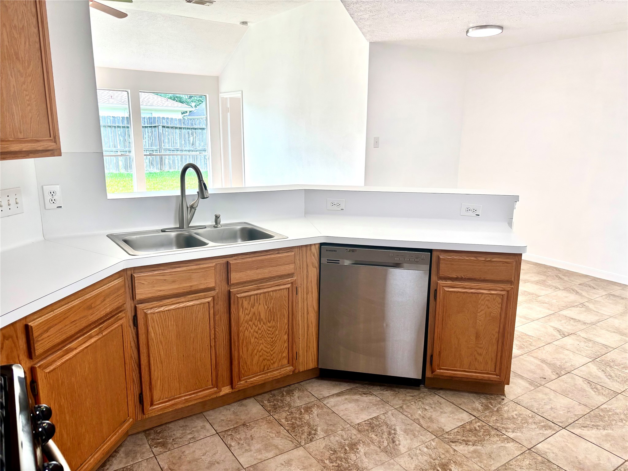 2118 Westminister Road Pearland, TX 77581 - Photo 11 of 18