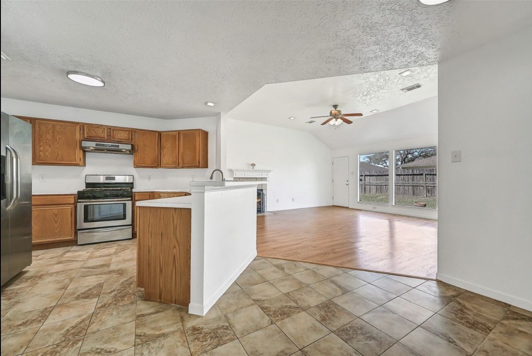 2118 Westminister Road Pearland, TX 77581 - Photo 6 of 18