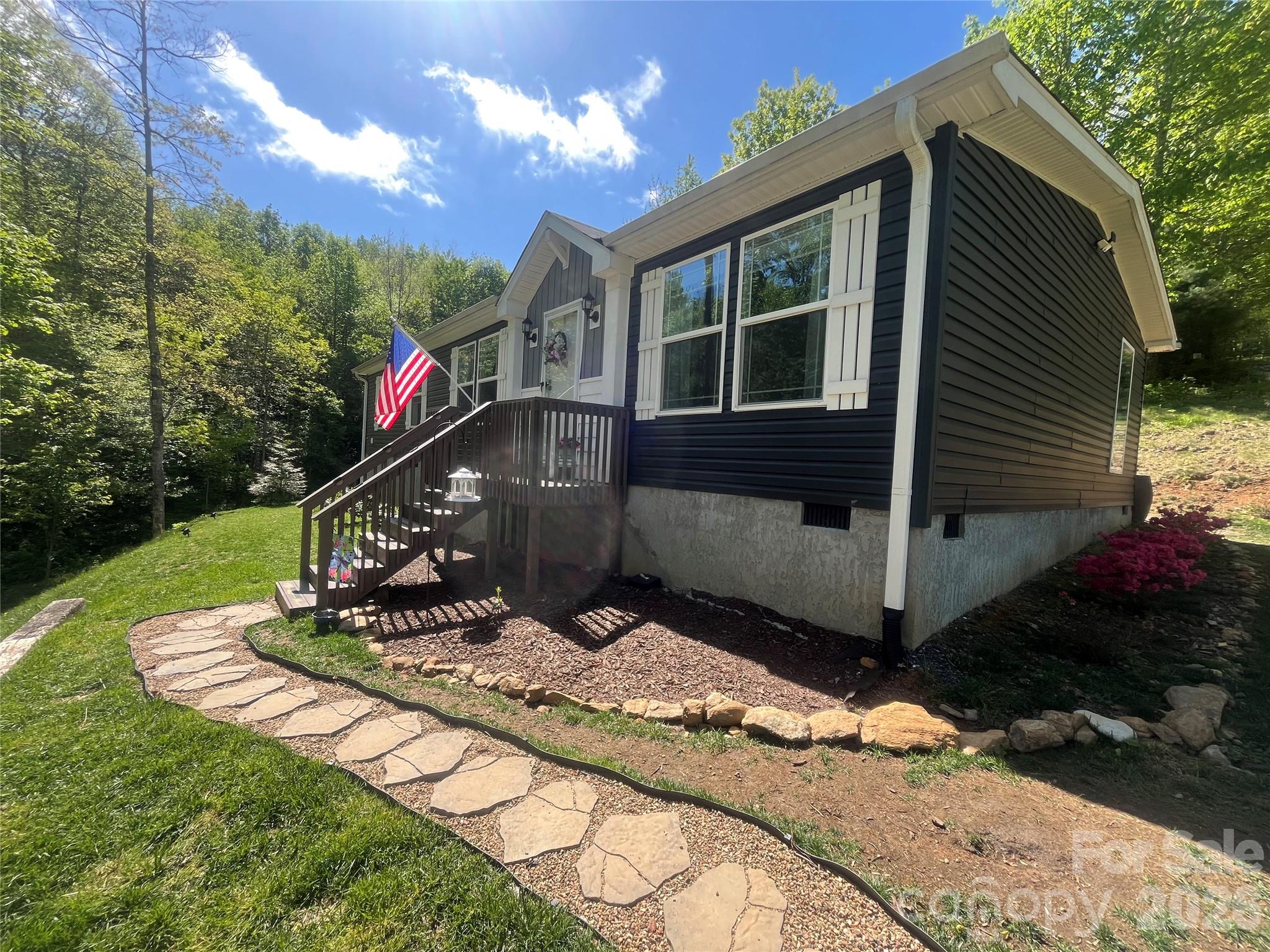 1205 Saunook Road Waynesville, NC 28786 - Photo 3 of 8