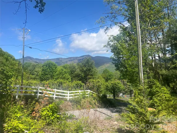 $360,000 | 1205 Saunook Road, Waynesville, NC 28786