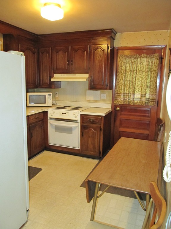 35 Crowningshield Road Worcester, MA 01604 - Photo 10 of 26 Gallery Image 10
