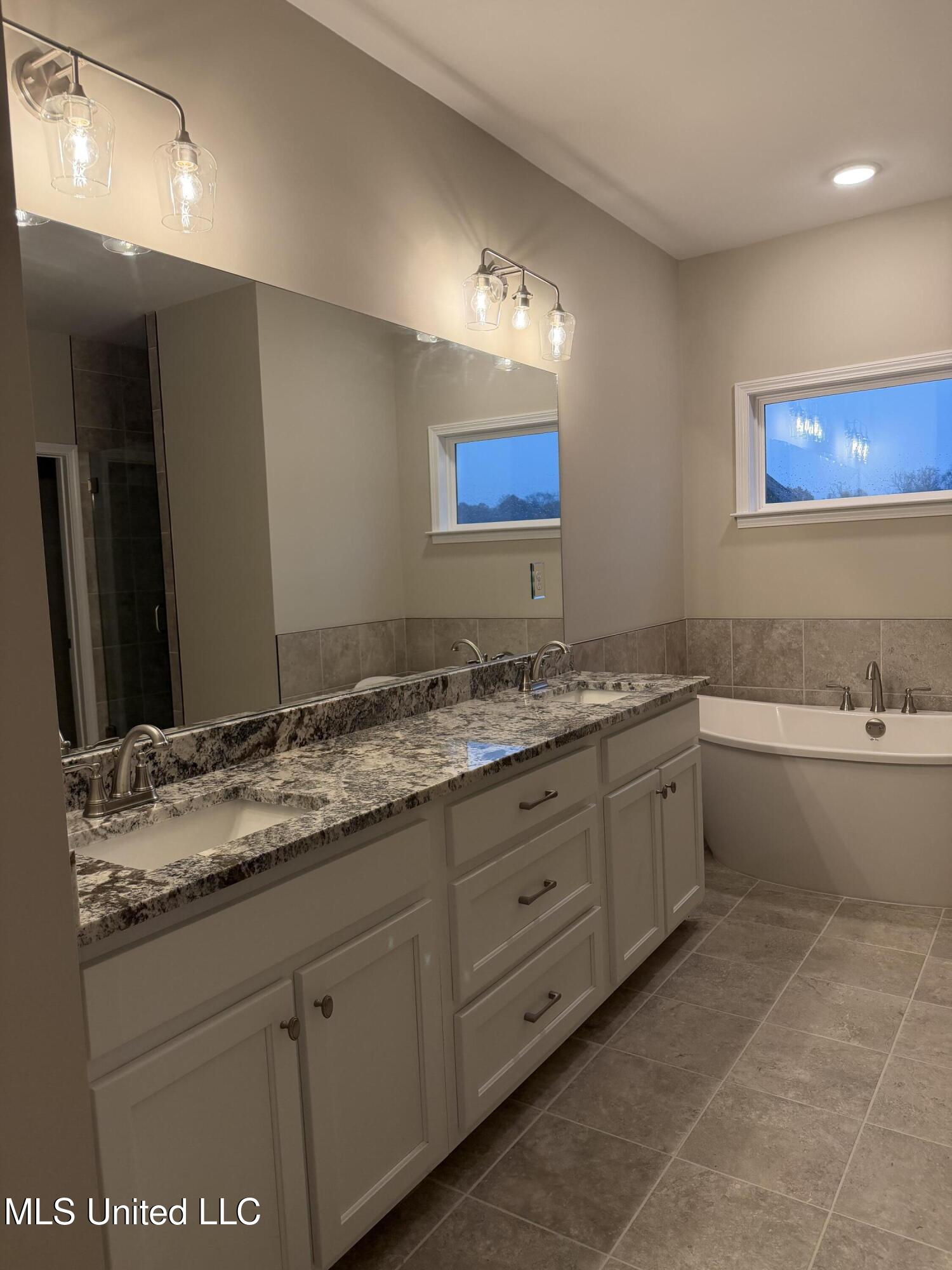 5267 Watson Vw Drive Nesbit, MS 38651 - Photo 4 of 17 IMG_0909