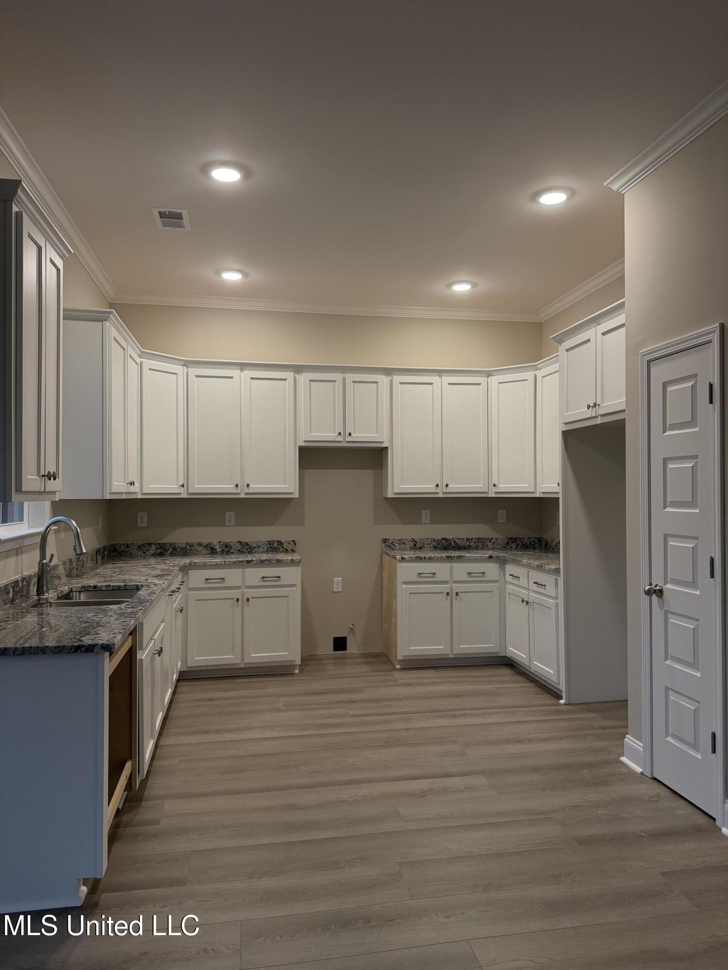 5267 Watson Vw Drive Nesbit, MS 38651 - Photo 5 of 17 IMG_0904