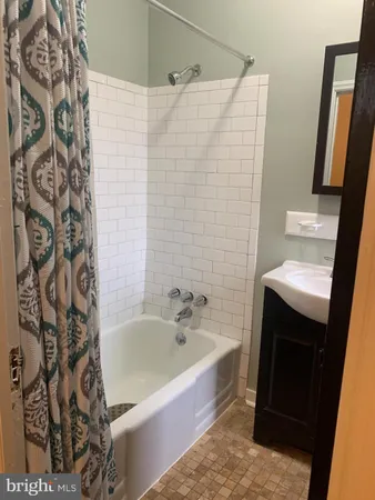 $1,250 | 24 South Evans Street, Unit 3, Pottstown, PA 19464