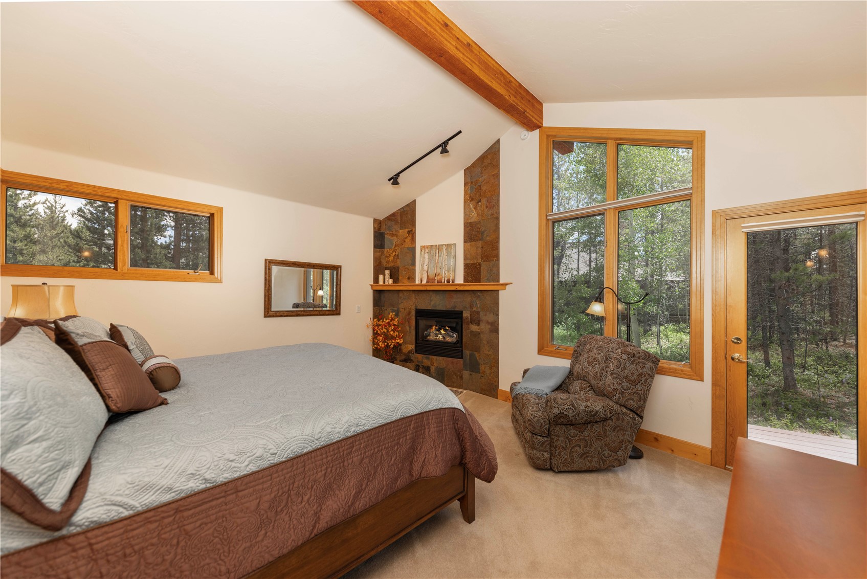 1755 Red Hawk Road Silverthorne, CO 80498 - Photo 16 of 40 Gallery Image 16