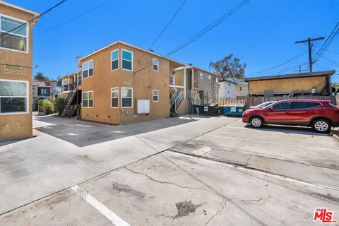 $1,350,000 | 2743 South Redondo Boulevard, Los Angeles, CA 90016