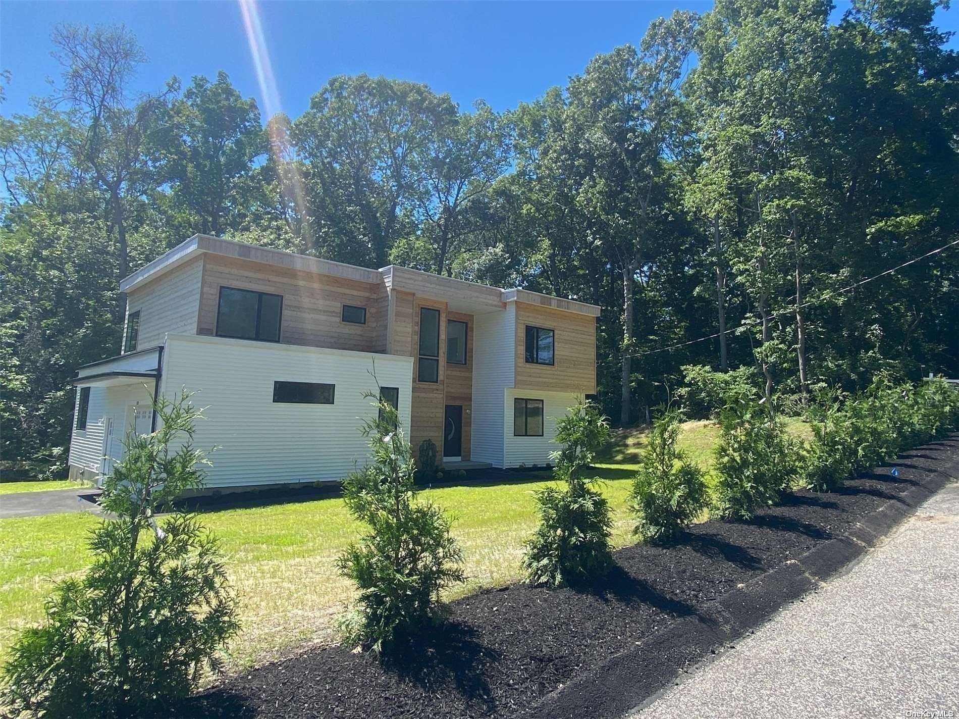 225 Cliff Road West Wading River, NY 11792 - Photo 1 of 1 Gallery Image 1