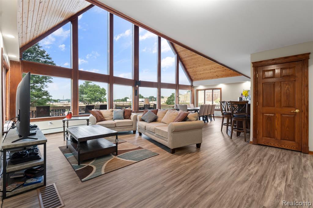 1907 Riverside Drive Port Huron, MI 48060 - Photo 8 of 58