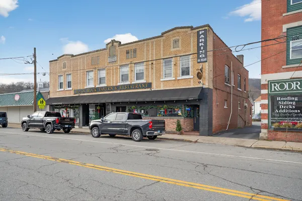 $1,400 | 82 South Main Street, Unit 2, Thomaston, CT 06787