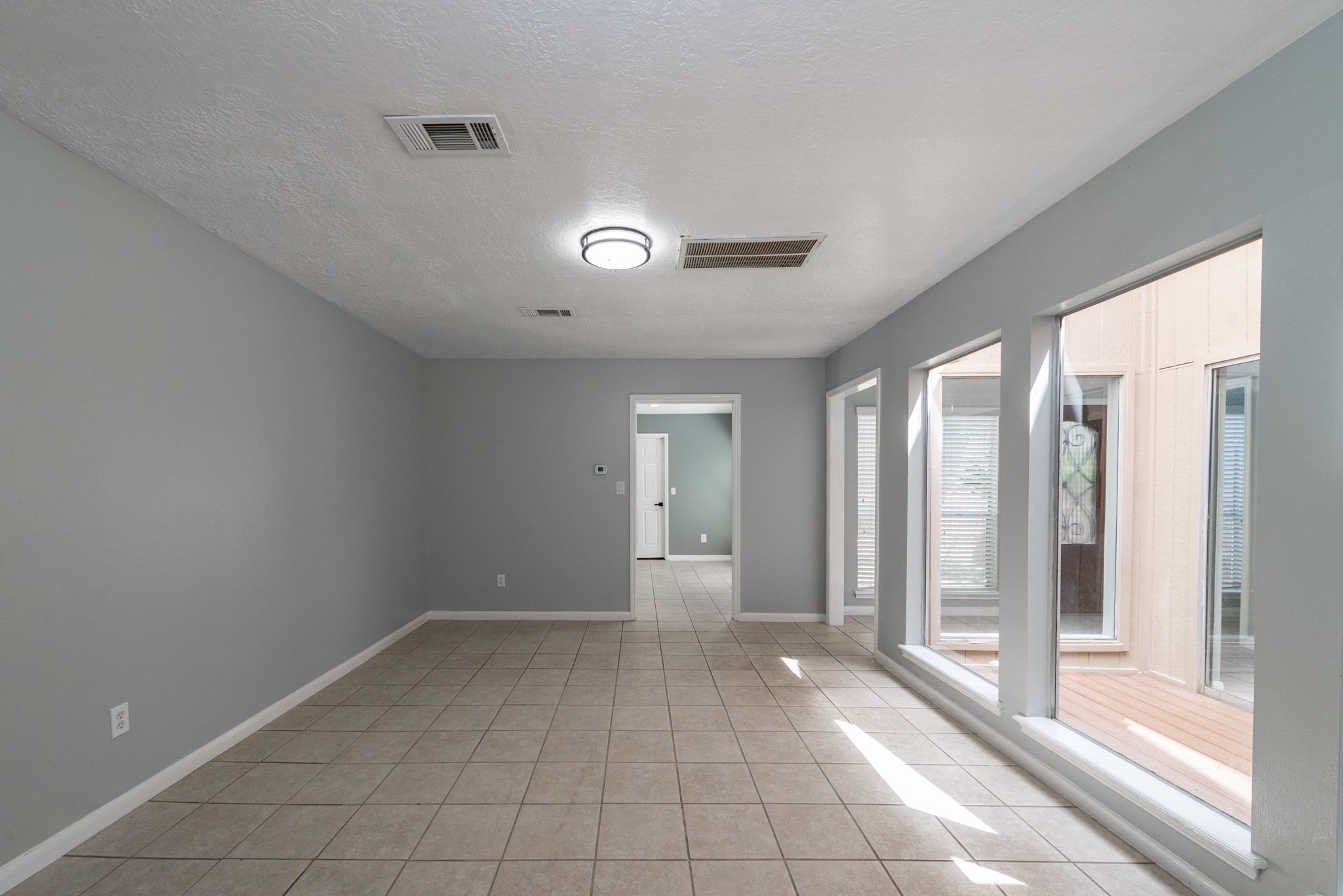 1022 White Sands Road Katy, TX 77450 - Photo 6 of 27 Dining room looking toward kitchen.
