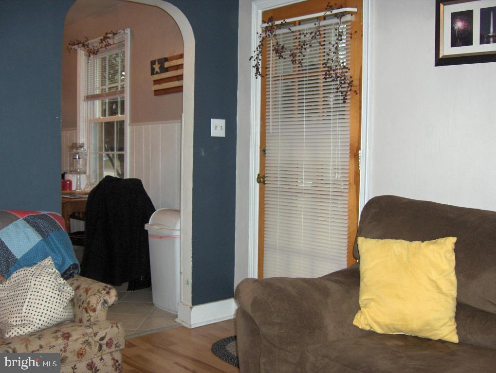 918 Maytown Road Elizabethtown, PA 17022 - Photo 3 of 19