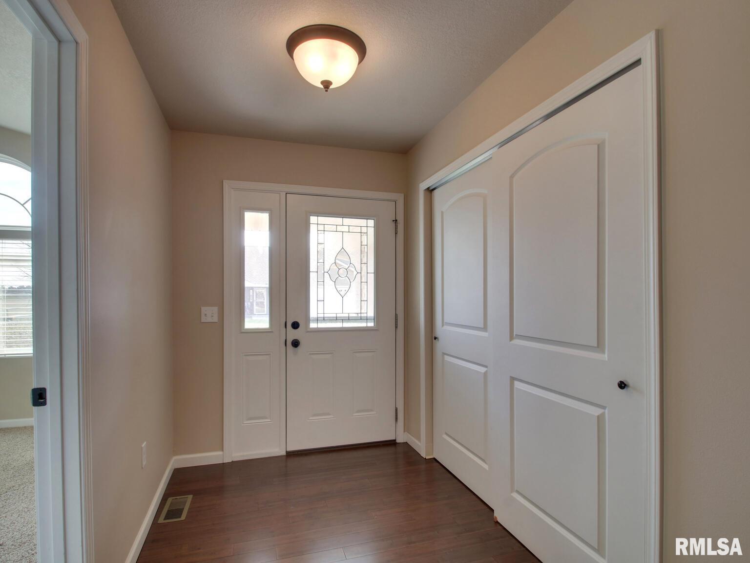 4919 Chestnut Street Quincy, IL 62305 - Photo 3 of 24