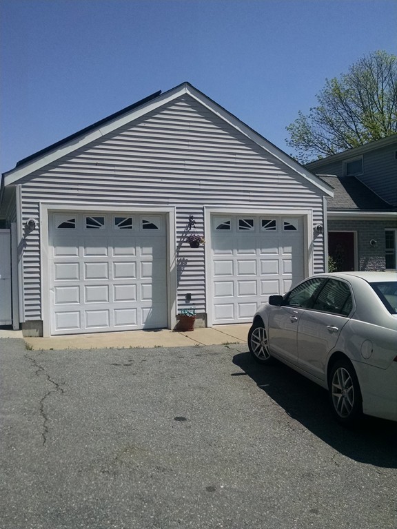 2541 Riverside Avenue Somerset, MA 02726 - Photo 4 of 26 Gallery Image 4