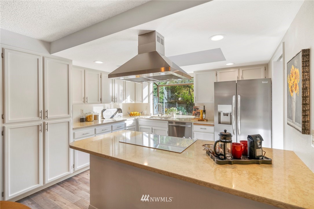 15117 Southeast 138th Place Renton, WA 98059 - Photo 6 of 24 Gallery Image 6