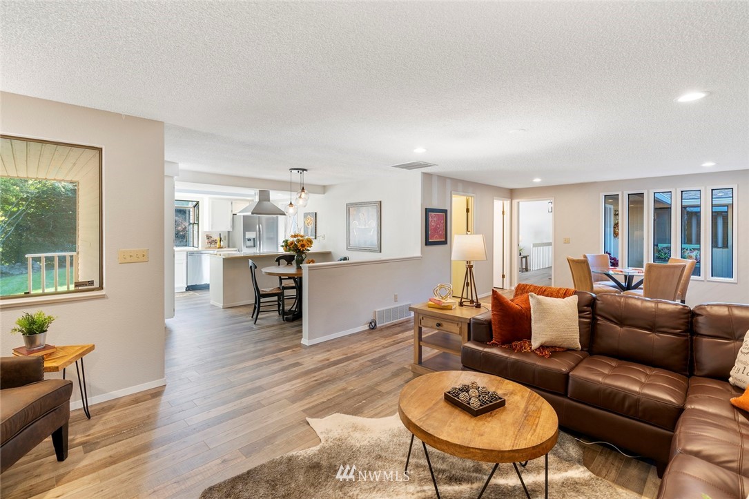 15117 Southeast 138th Place Renton, WA 98059 - Photo 9 of 24 Gallery Image 9