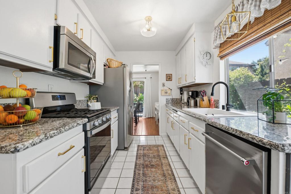 8979 Capcano Road Mira Mesa, CA 92126 - Photo 11 of 36