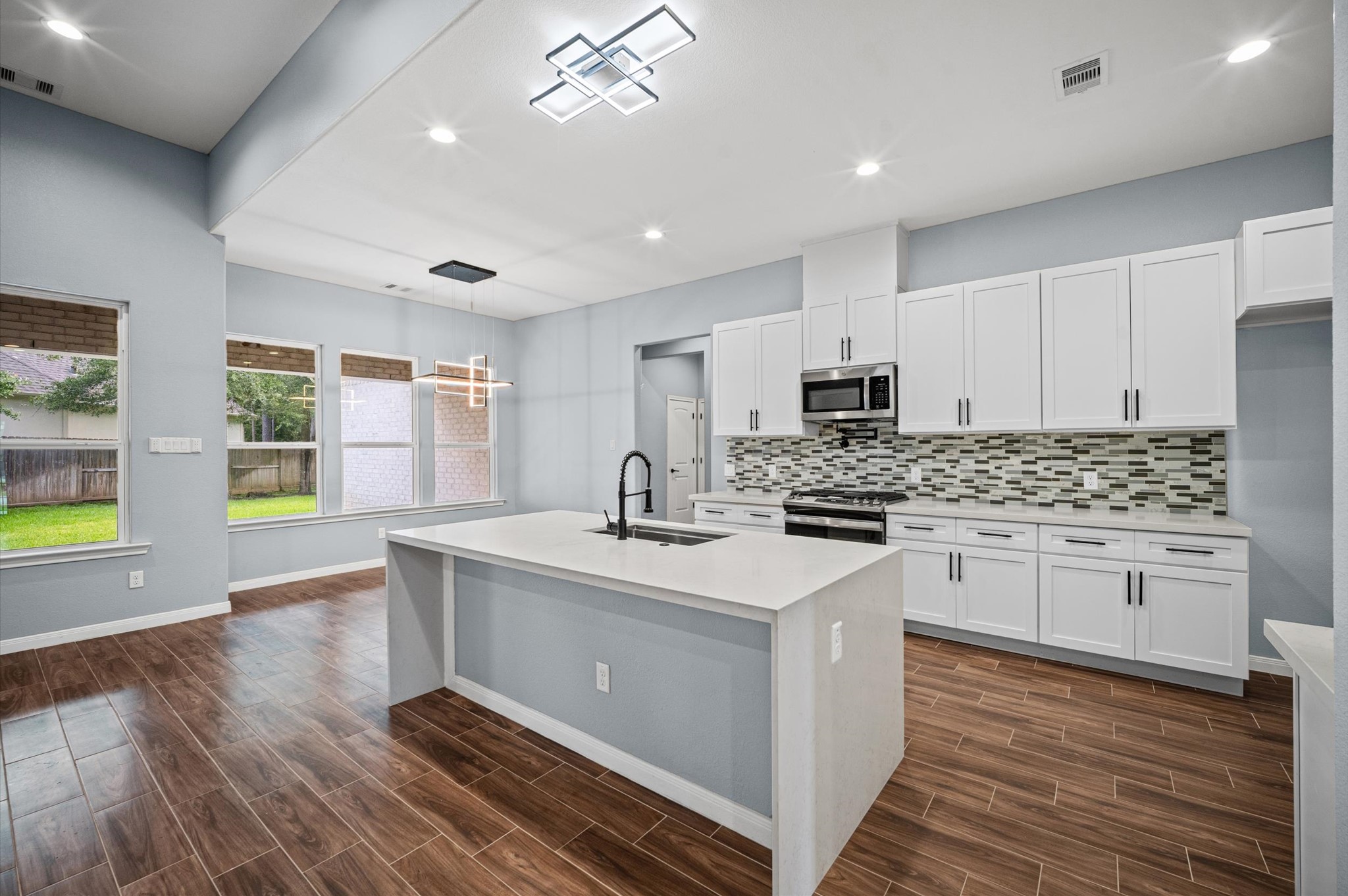 7 Pilot Point Conroe, TX 77304 - Photo 8 of 42