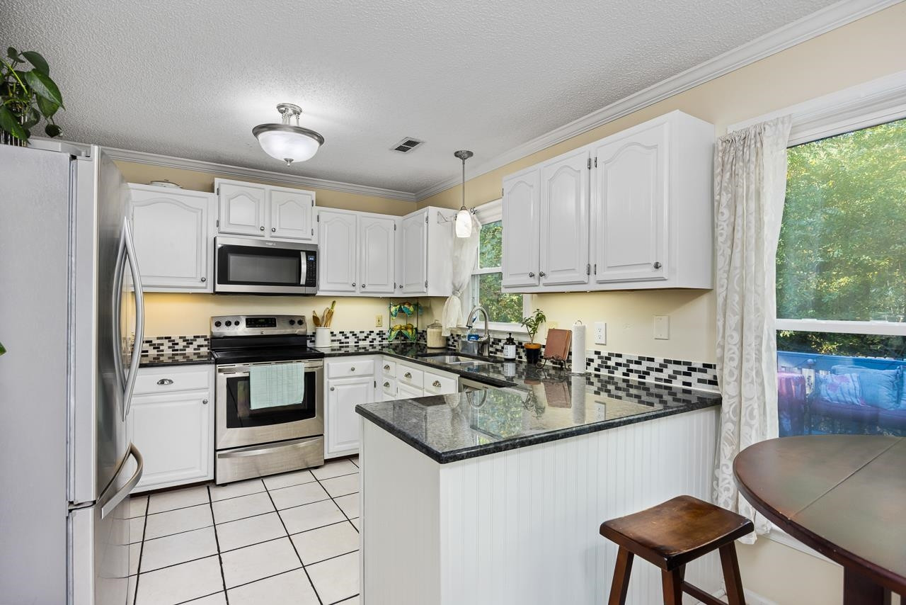 2213 Dobbin Place Raleigh, NC 27604 - Photo 7 of 38 Photo 7