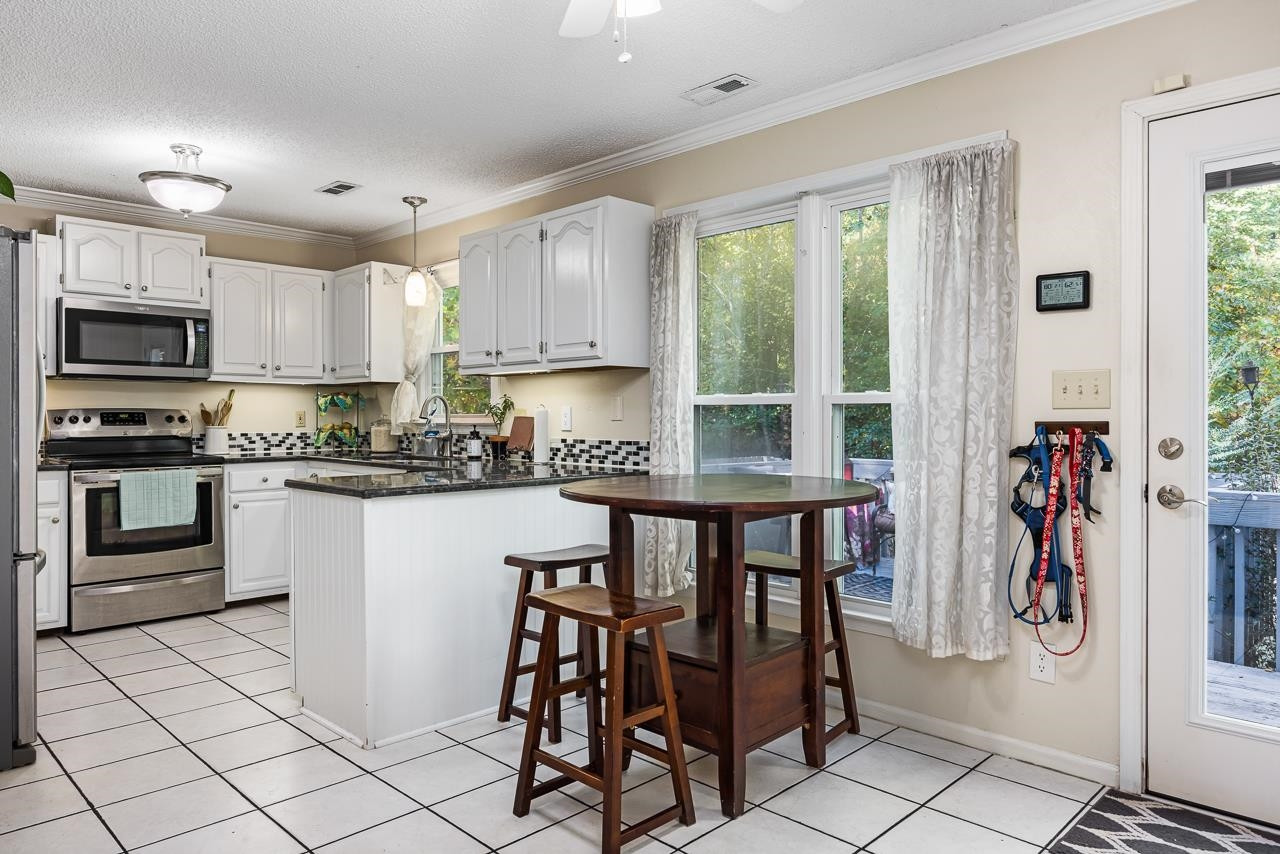 2213 Dobbin Place Raleigh, NC 27604 - Photo 10 of 38 Photo 10