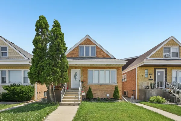 $435,000 | 5011 South Kilbourn Avenue, Chicago, IL 60632