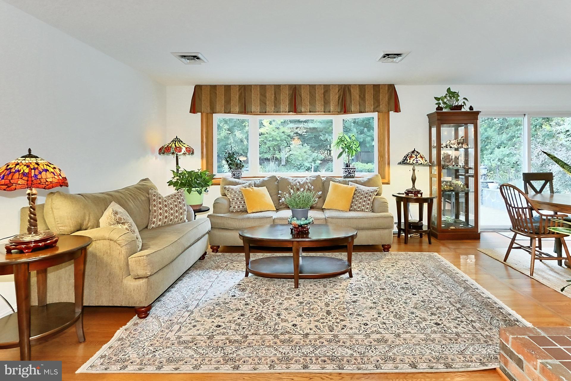 2855 Hideaway Road Fairfax, VA 22031 - Photo 8 of 50 Gallery Image 8