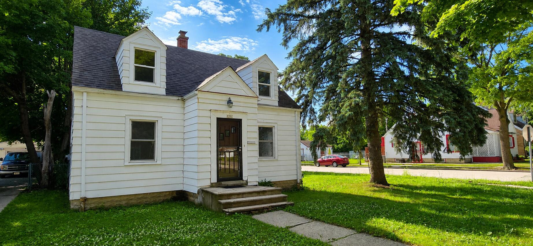 4902 North 19th Street Milwaukee, WI 53209 - Photo 1 of 23 3-4 Bedrooms
