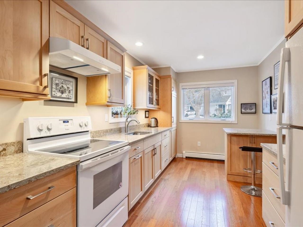 75 Cumberland Road Burlington, VT 05408 - Photo 14 of 48