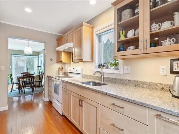 $539,900 | 75 Cumberland Road, Burlington, VT 05408