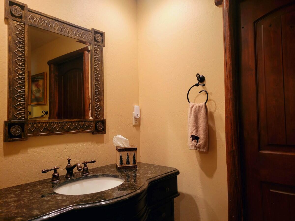 1103 East Spring Hollow Road Hatch, UT 84735 - Photo 27 of 50 Lower Level Bathroom1